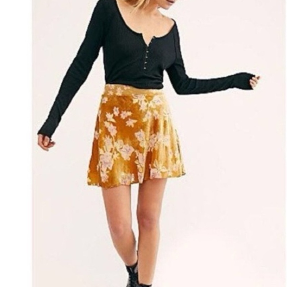 Free People 0 Floral Velvet Mini Skirt